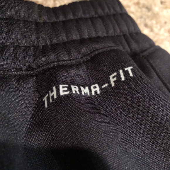 Youth Large & Women Nike Therma- Fit sweat pants - Picture 6 of 6